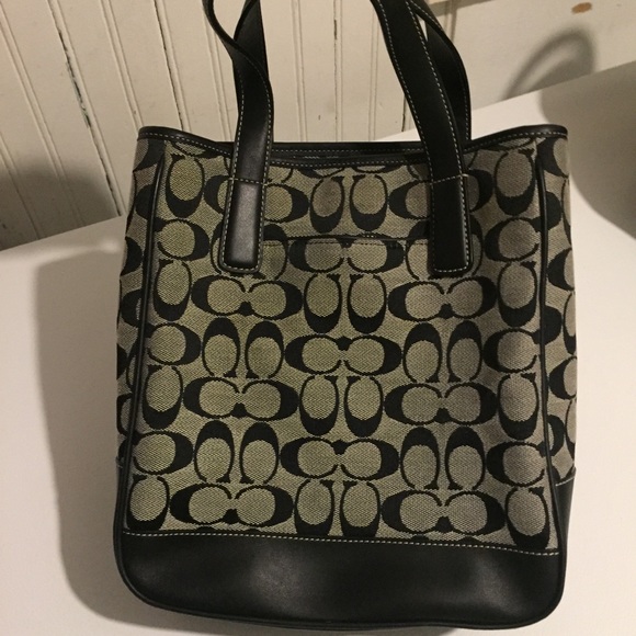 Coach Handbags - Coach tote black signature